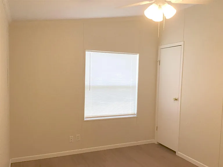 503 S Victoria St — Photo 17