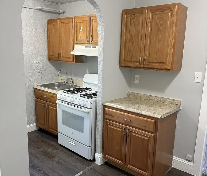 936 Simpson St #2 — Photo 8