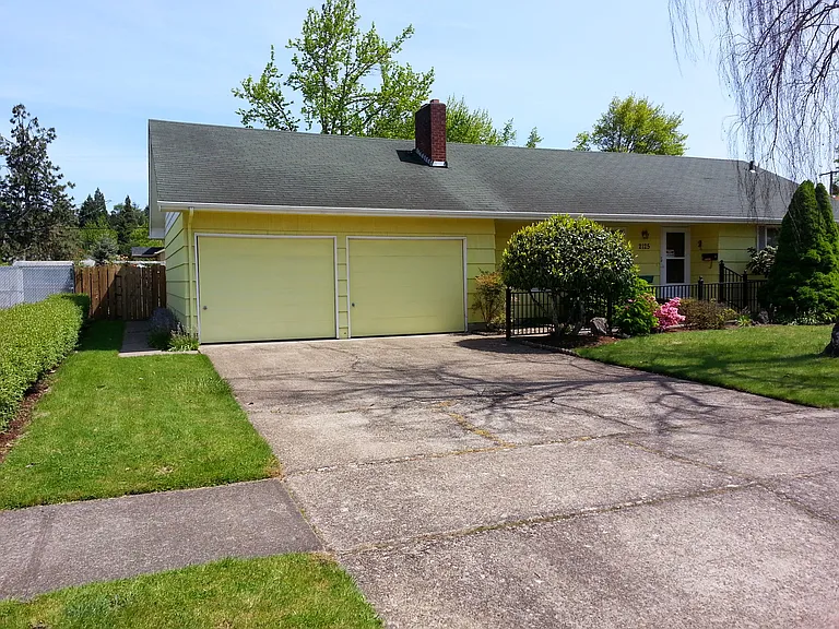 2125 Tyler St — Photo 4