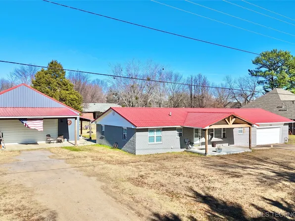 1303 NE H St, Stigler, OK 74462