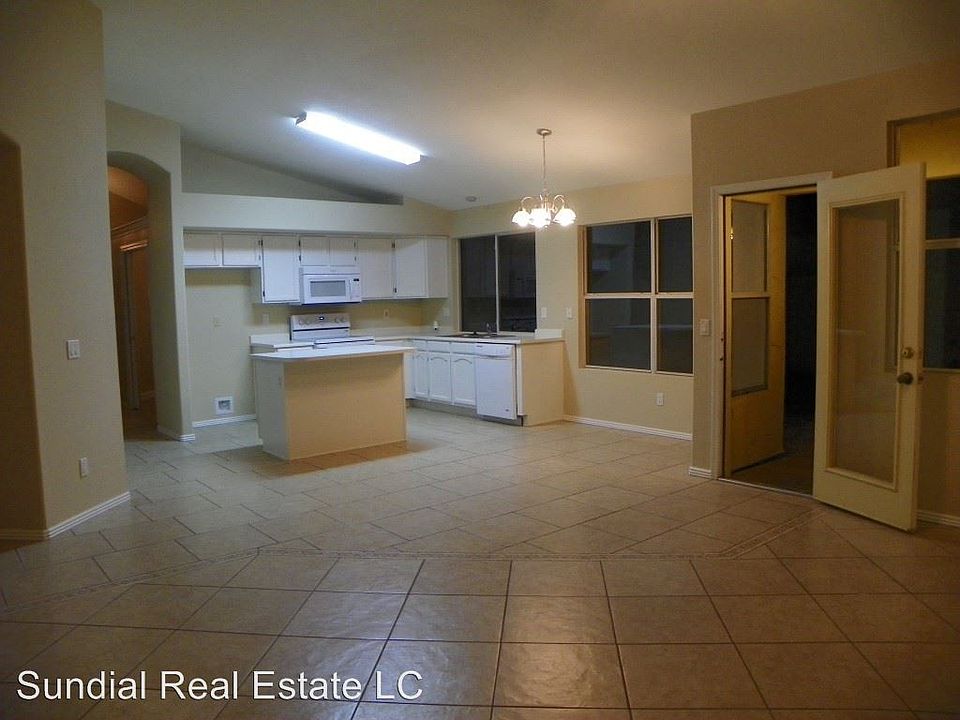 1st image of 1661 S Ash Dr