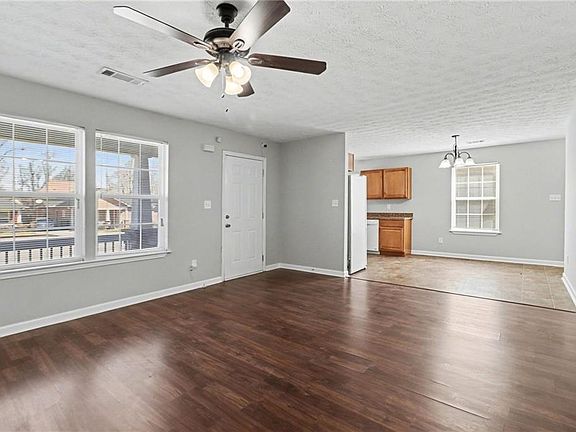 4th image of 2329 Glebe Ct