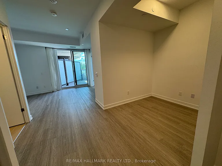 8188 Yonge St #431 — Photo 5