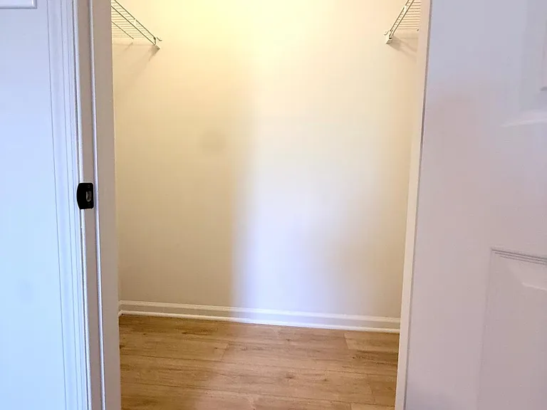 610 Brentwood Ct — Photo 16