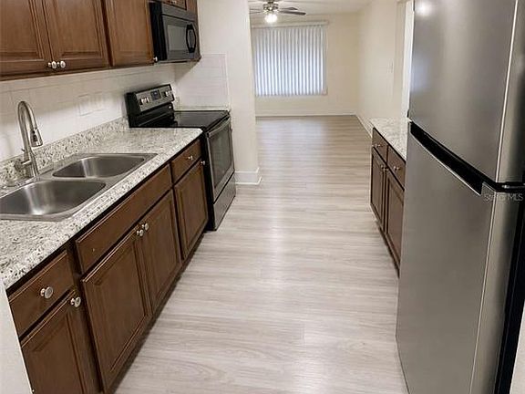 3rd image of 6731 Sandra Dr