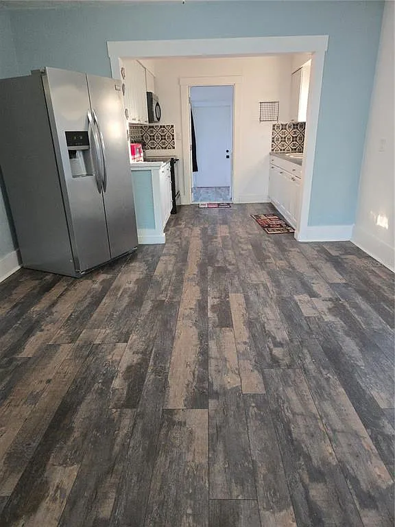 3 bed, 1.0 bath, 1204 sqft, $2,400 — Photo 2
