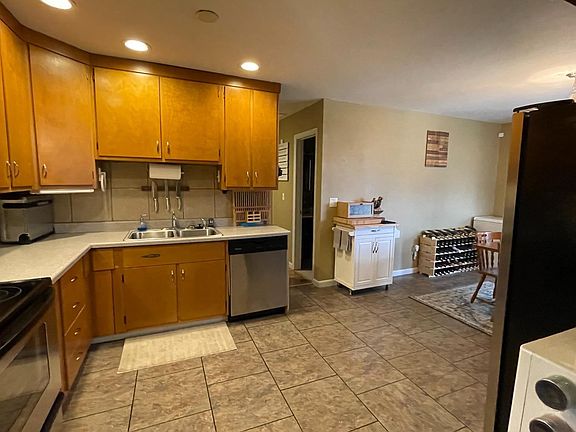 5th image of 791 Skylark Dr
