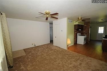 4th image of 4567 Willowbrook Dr