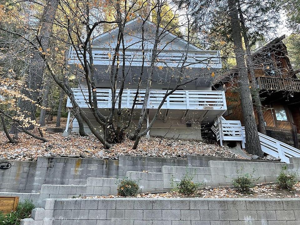 1st image of 28363 Larchmont Ln