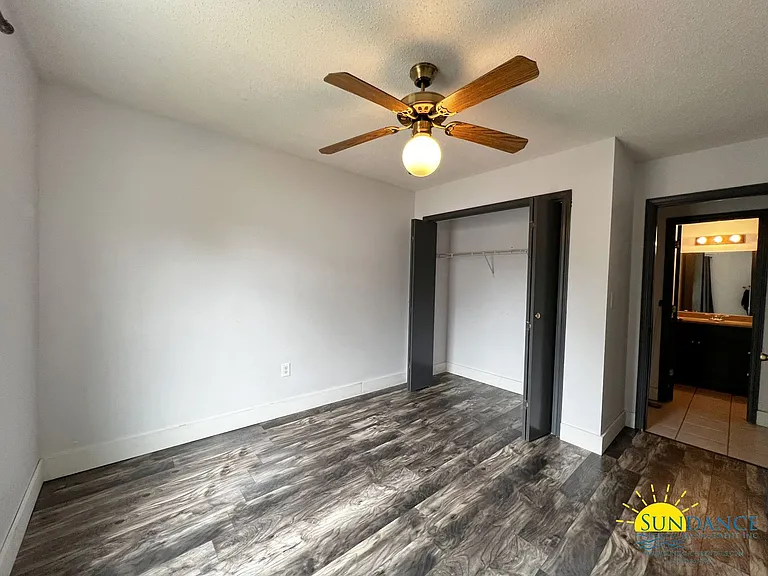 437 Shoal Lake Dr — Photo 9