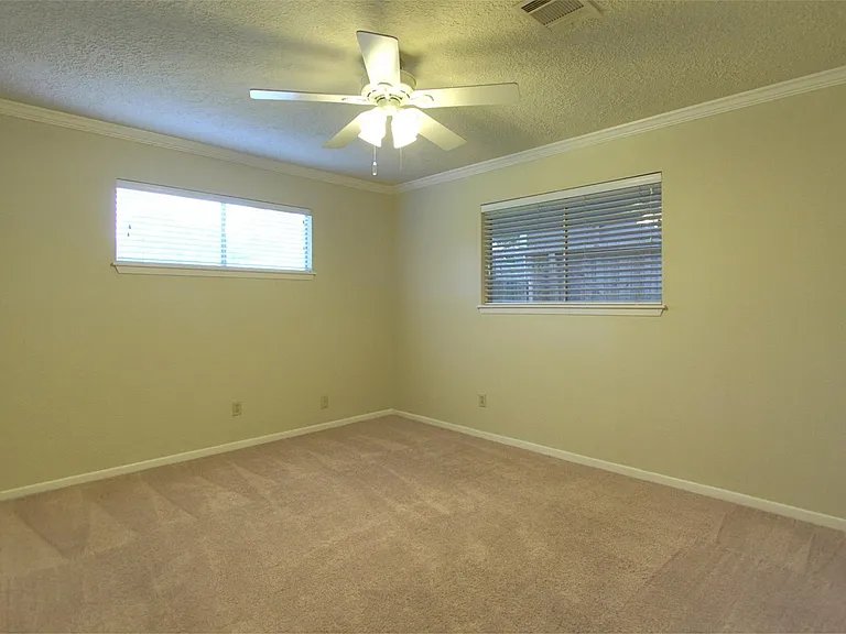 1322 Curtin St — Photo 24