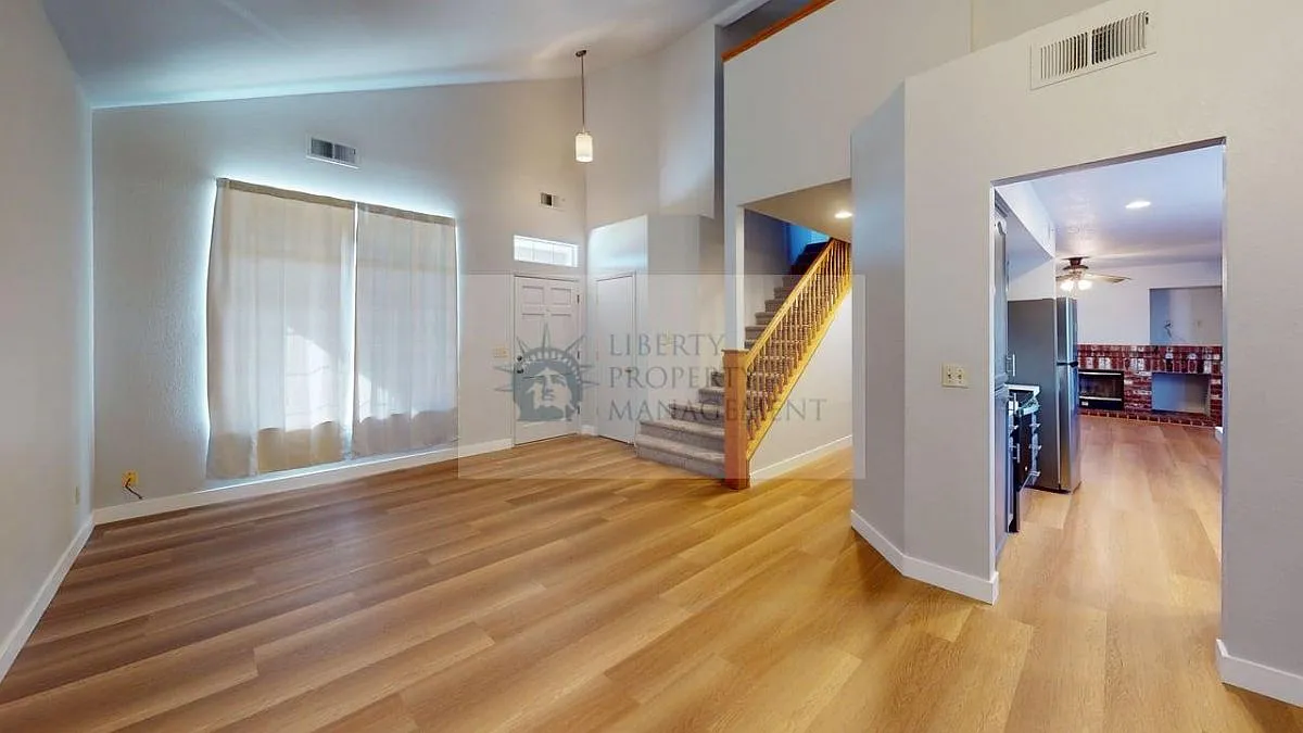 4 bed, 1586 sqft, $2,295 — Photo 3