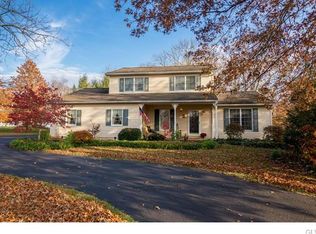 3054 Green Valley Dr, Perkiomenville, PA 18074