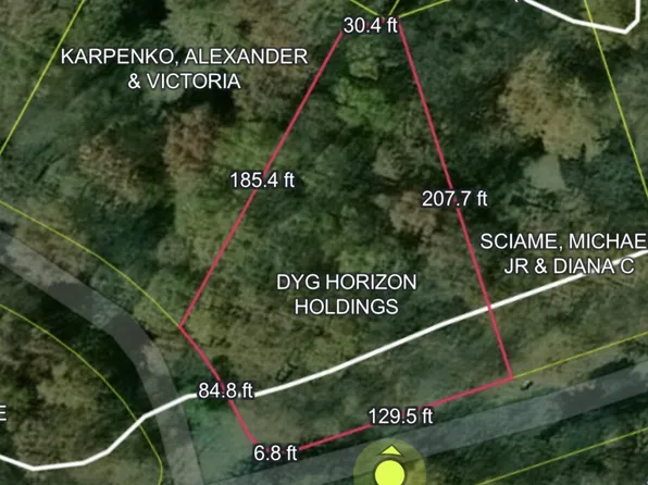 62 Summit Cir, Lakeville, PA 18438