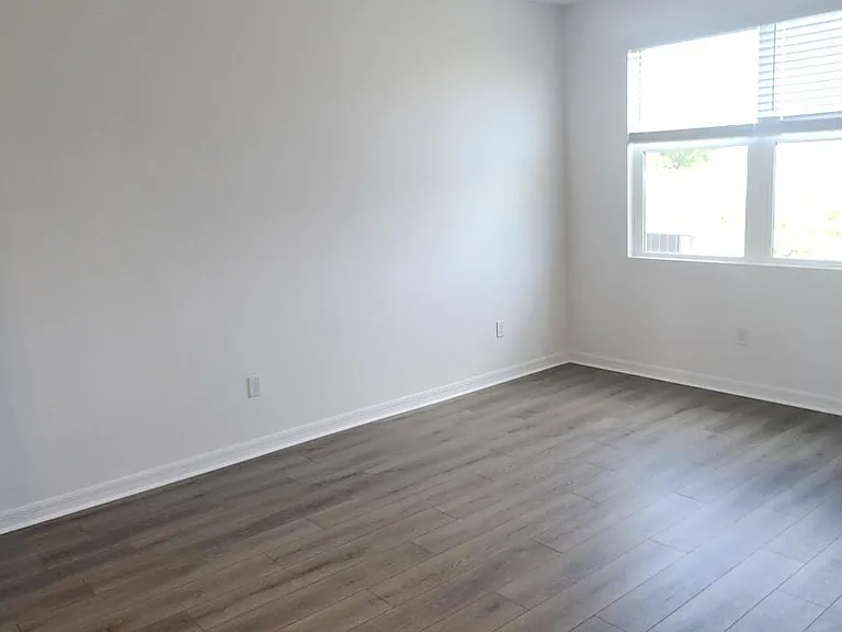 1379 Bluewater Ln — Photo 17