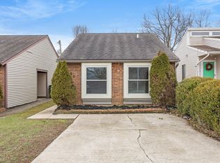 3397 Royal Wood Rd, Lexington, KY 40515