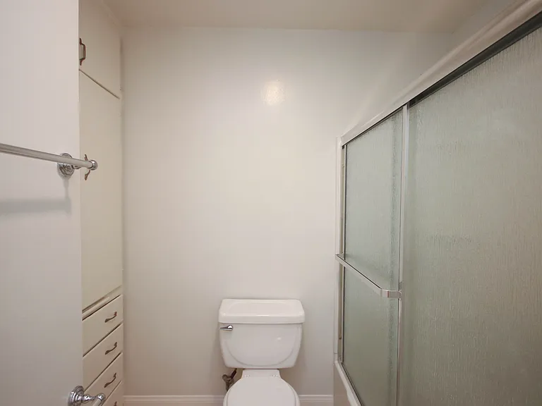 343 S Madison Ave #4 — Photo 16