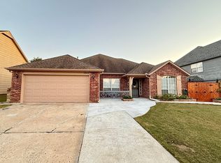 2913 W Lansing St, Broken Arrow, OK 74012