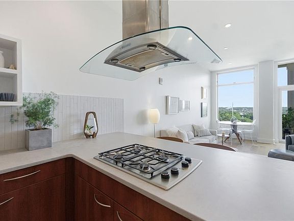 5th image of 3820 Roswell Rd #1012
