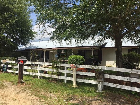 2nd image of 371 Hill Dr