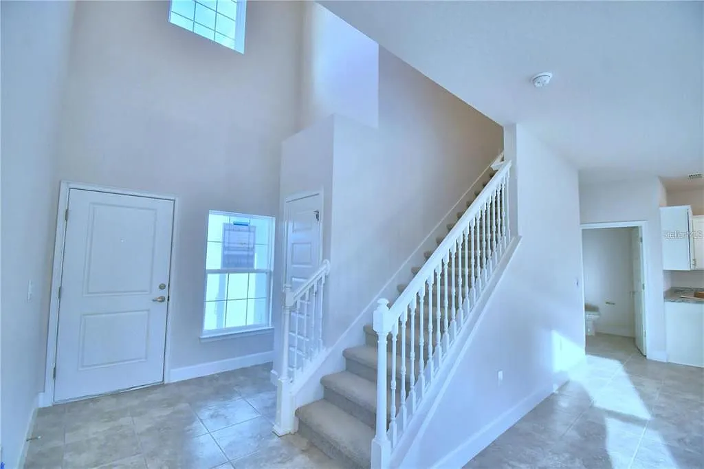 4 bed, 2.5 bath, 2183 sqft, $2,600 — Photo 4
