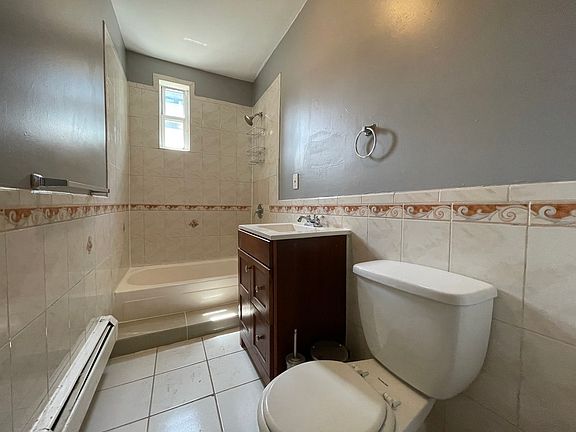 3rd image of 200 Putnam Ave #1F