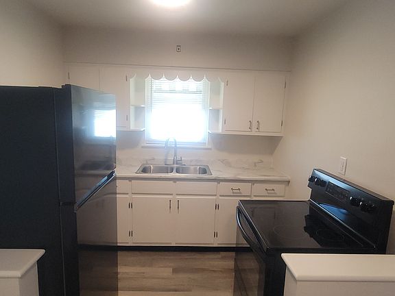 4th image of 3868 Arlington Ave APT 2