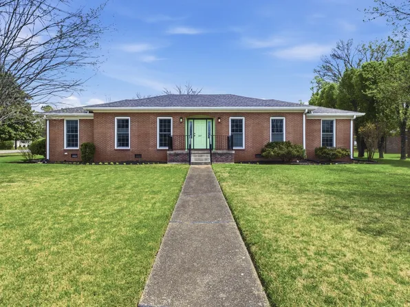 207 Oak Hill Dr, Lebanon, TN 37087