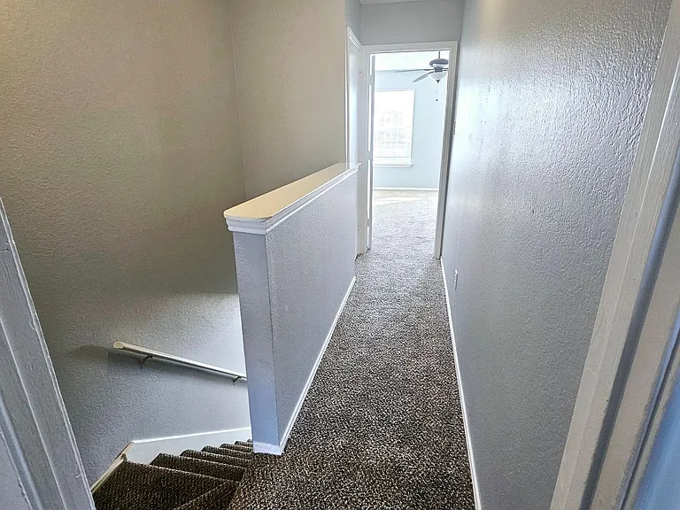 $500.00 of Move In SPECIAL - Updated Townhouse Available Now — Photo 5