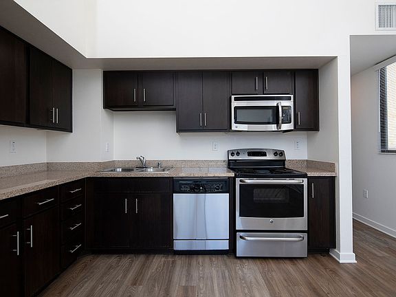 5th image of 4330-4350 Palm Ave #B301