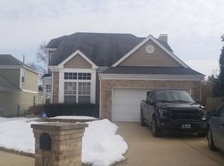 17 Wildflower Way, Streamwood, IL 60107