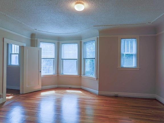 3rd image of 154 Mallorca Way APT 3
