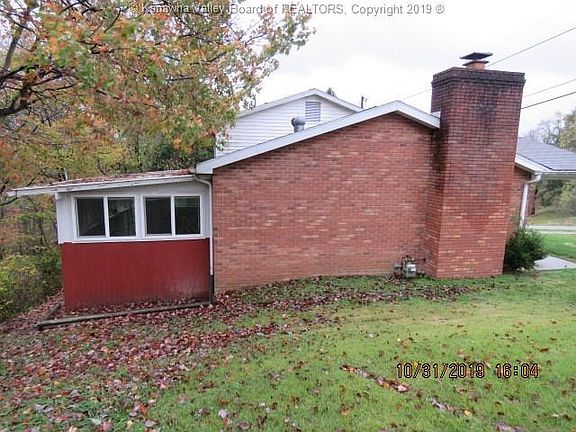 2nd image of 427 Lincoln Cir