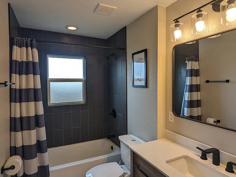 2610 S Hooker St — Photo 11