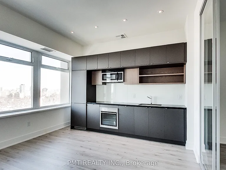 111 Saint Clair Ave W #1525 — Photo 5