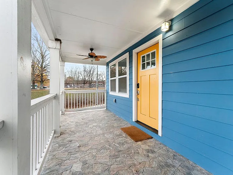 209 Clay St SE — Photo 12