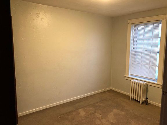 3rd image of 1004 Kenmore Ave APT 11
