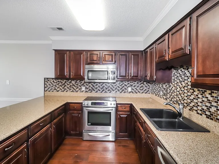 4365 Barrymor Dr — Photo 8