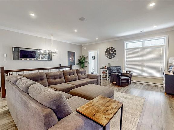 3rd image of 6 Ann Harvey Place