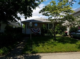 15 E Jackson Ave, Babylon, NY 11702