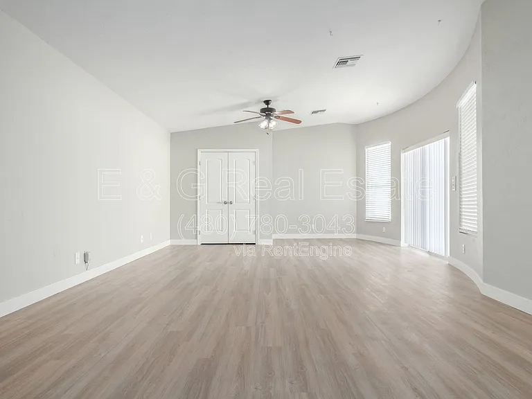 1332 N 71st St — Photo 5