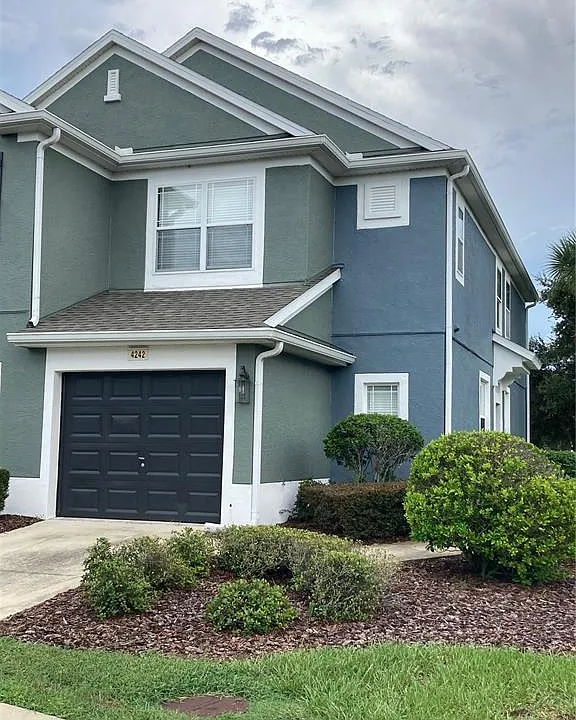 4242 SW 50th Cir