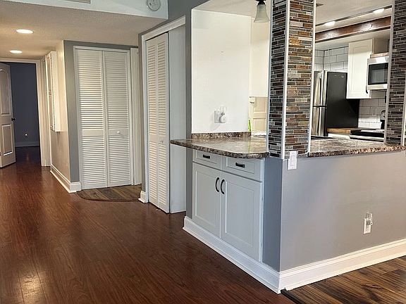 4th image of 302 Palm Coast Pkwy NE APT 102