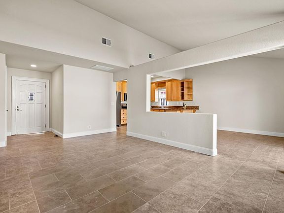 3rd image of 2952 Stanhope Dr
