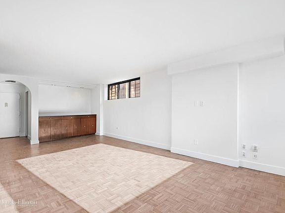 3rd image of 222 W 14th St APT 7B