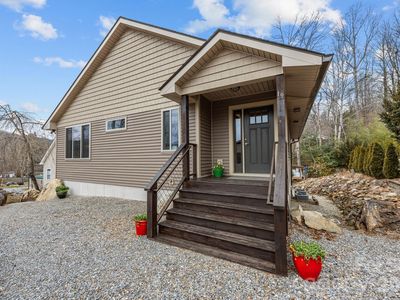 19 Dunsmore Ave, Black Mountain, NC, 28711