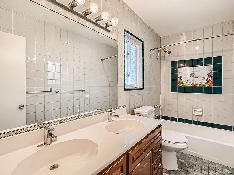 3766 Willowcrest Ave — Photo 18