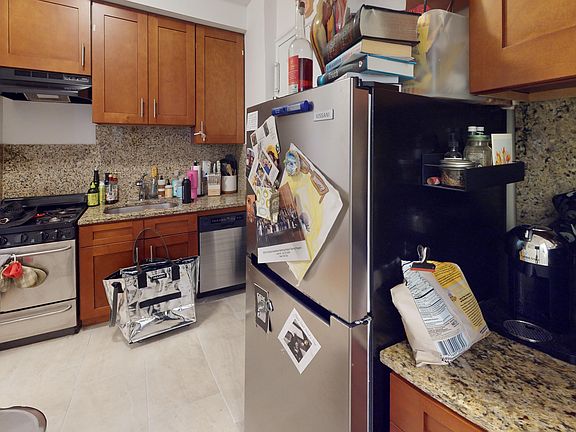 4th image of 163 W 17th St APT 6F