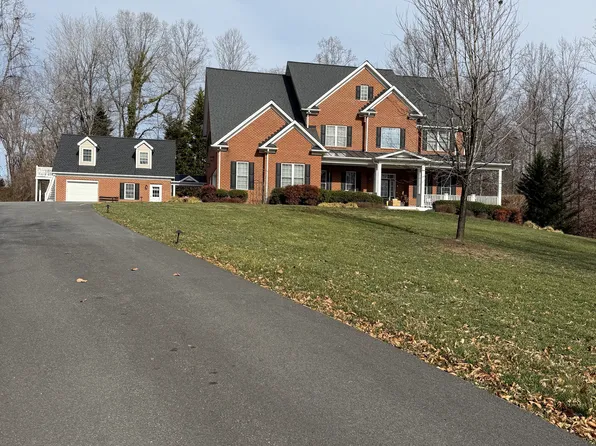 557 Half Moon Ct #1, Earlysville, VA 22936