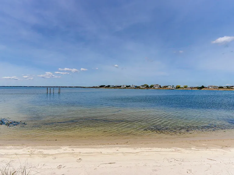 260 Dune Rd #124 — Photo 22